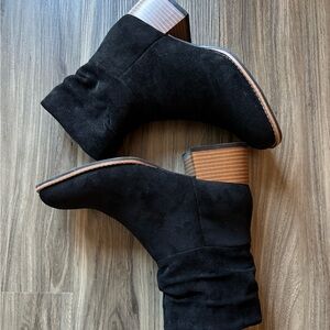Sleek Black Ankle Booties with Chunky Heel